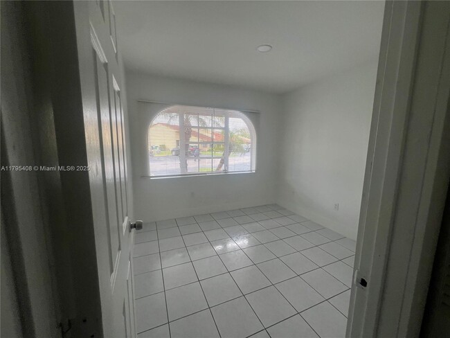 Building Photo - 11720 SW 103rd Ln