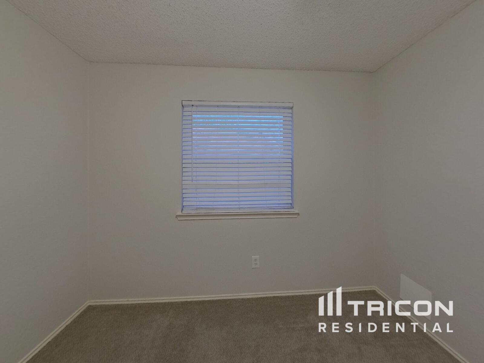 Building Photo - 7015 Escondido Dr