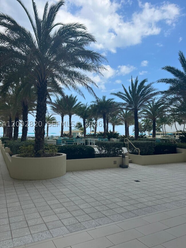 Building Photo - 2501 S Ocean Dr