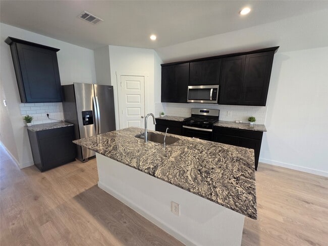 Building Photo - 4923 Edgewood Dr