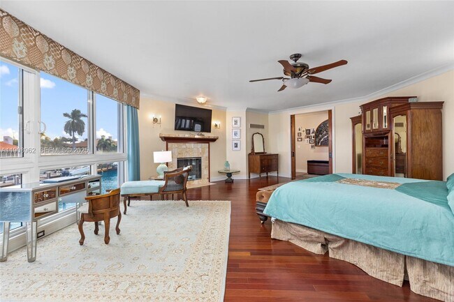 Building Photo - 70 Bay Colony Ln