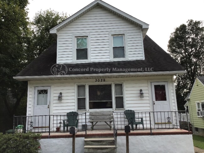 Primary Photo - 3029 Oakcrest Ave