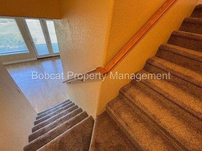 Building Photo - 1231 Flintwood Dr