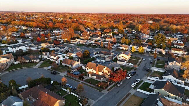 Building Photo - 8 Pearl St