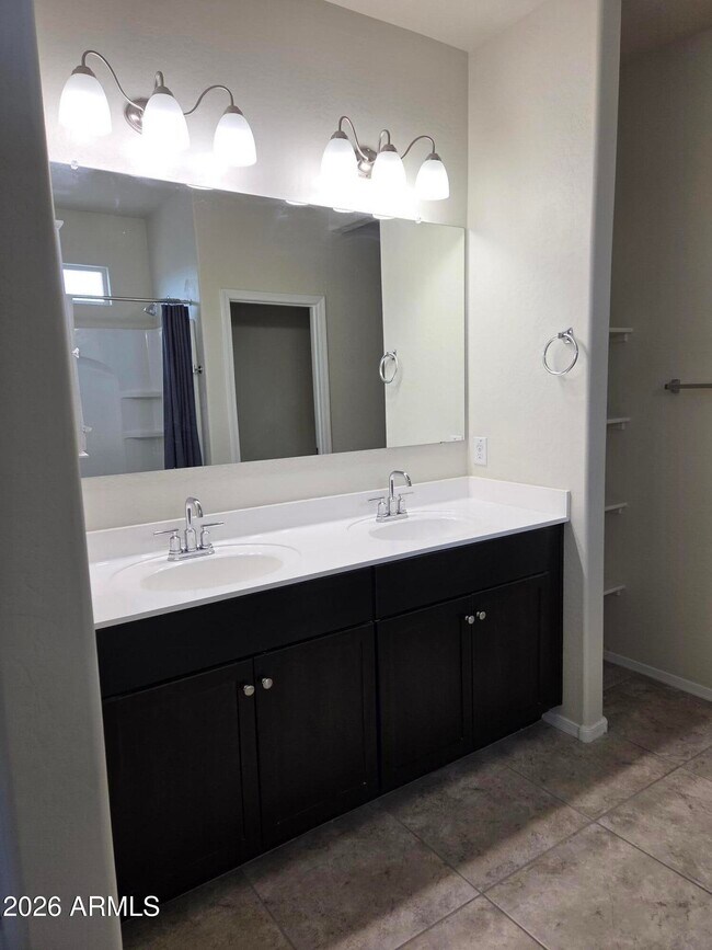 Building Photo - 24673 Alfalfa Dr