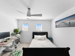 Building Photo - 9714 Provencal Ave