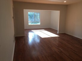 Building Photo - 16806 Mooncrest Dr