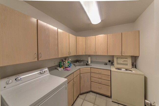Building Photo - SANDIA HEIGHTS EXECUTIVE RENTAL 2+Story 3B...
