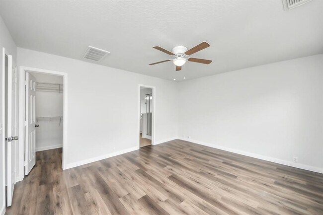 Building Photo - 2703 Edgewick Elm St