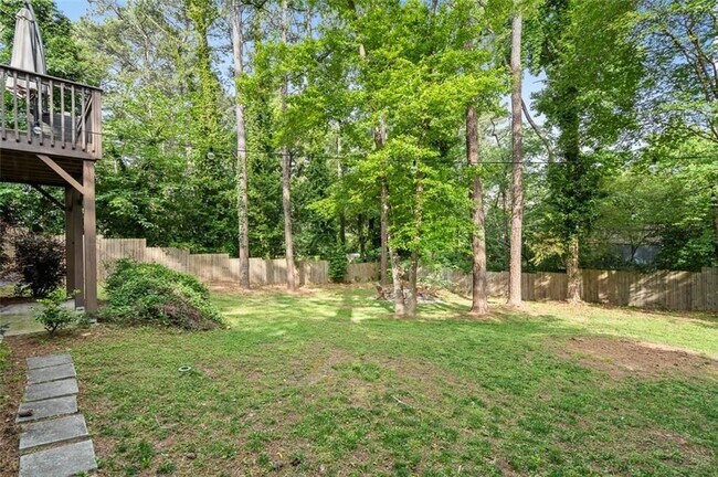Building Photo - 3334 Romelie Dr