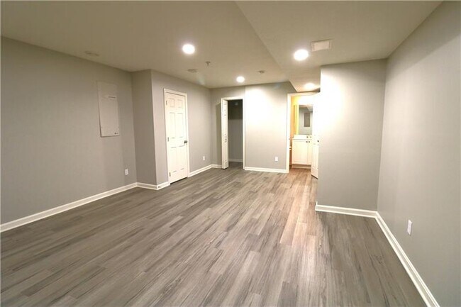 Building Photo - 2014 Trillium Ct