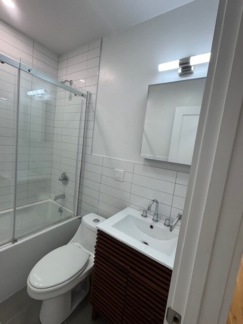 bathroom 1 - 303 Flatbush Ave