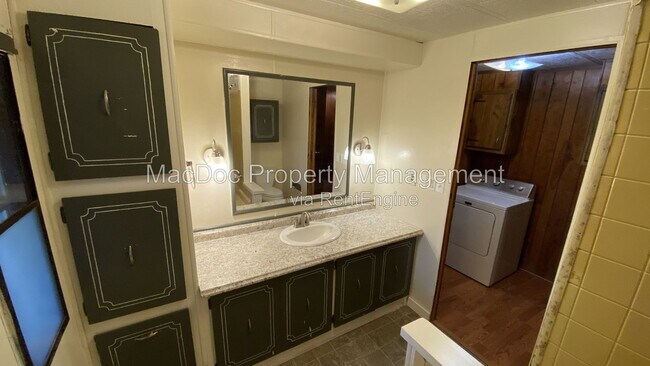 Building Photo - 2036 Mt Olive Rd