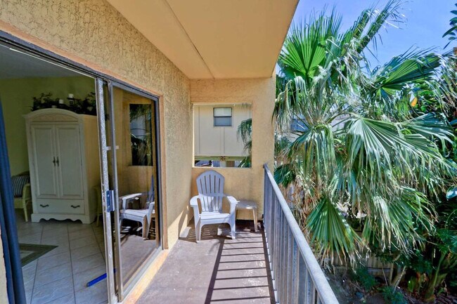 Building Photo - 121 E Venus Ln