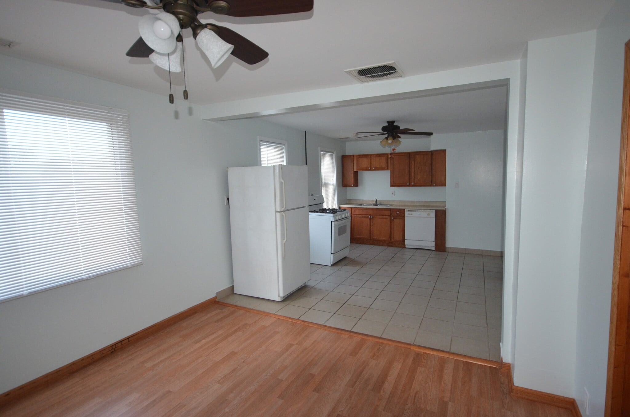 Building Photo - 2815 W 25th Pl