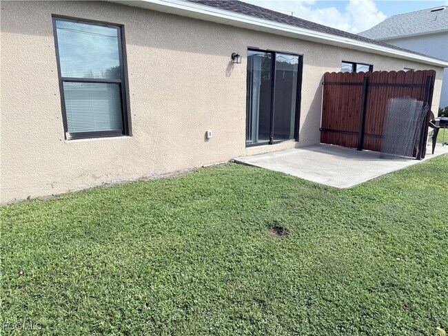 Building Photo - 1210 Cape Coral Pkwy W