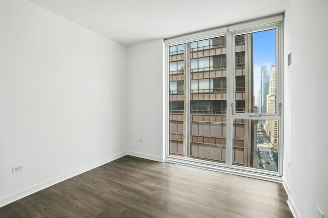 Building Photo - 133 N Dearborn St