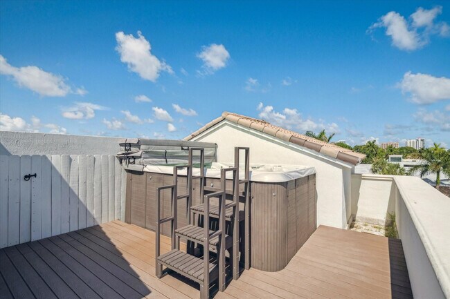 Building Photo - 55 Isle of Venice Dr