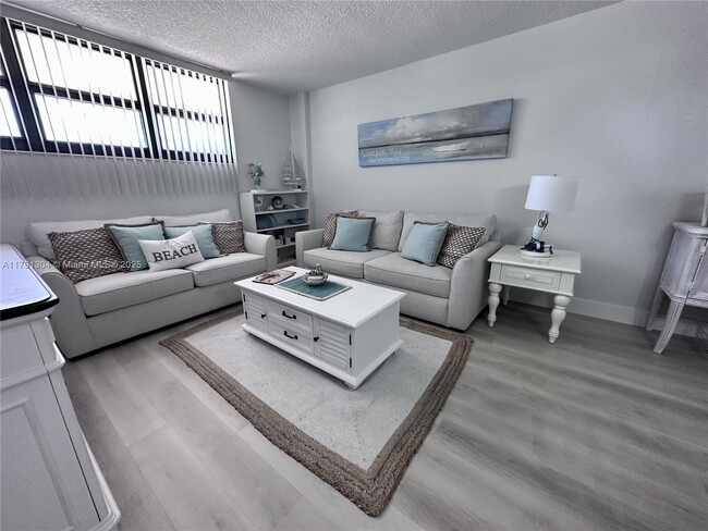 Building Photo - 180 Seaview Ct