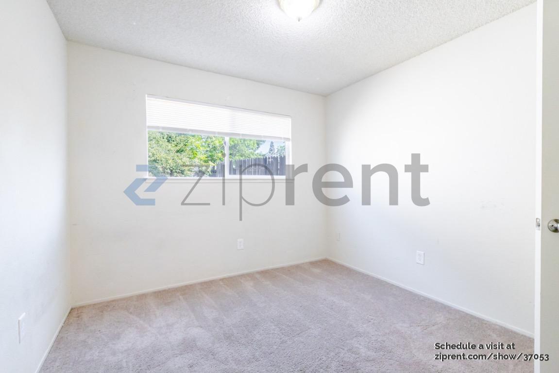 Building Photo - 8001 Zenith Dr
