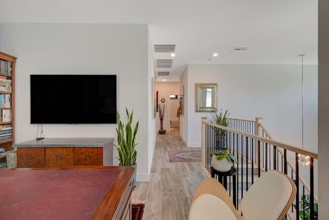 Building Photo - Amazing 2 story home in beautiful Tri Poin...