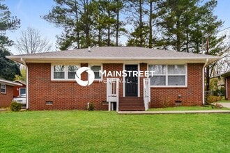 Building Photo - 3 Bedroom Pet-Friendly Home in Durham, NC with Main Street Renewal