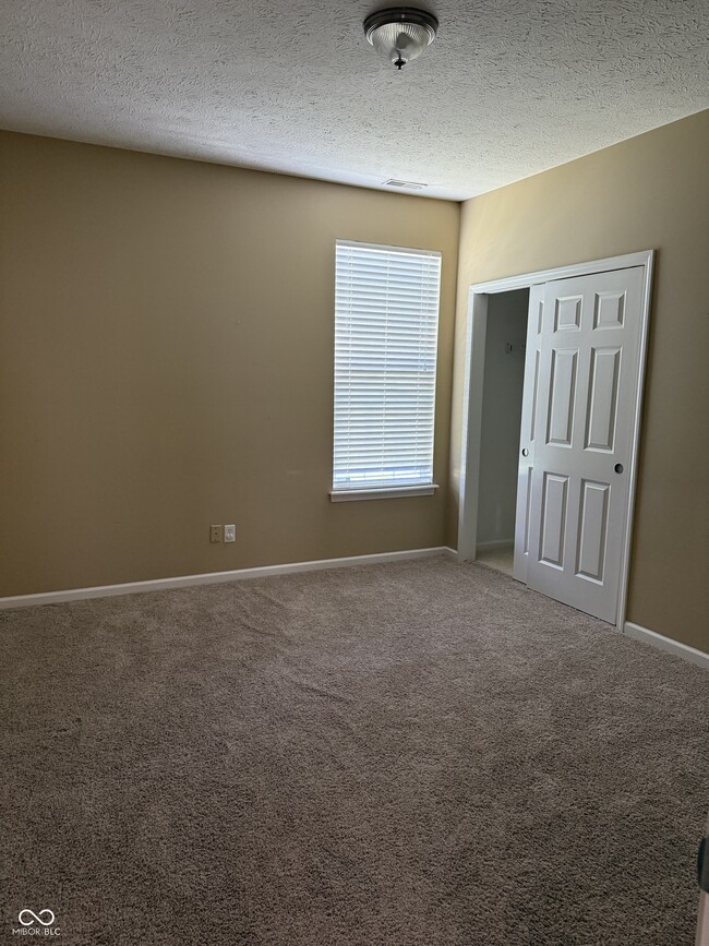 Building Photo - 1055 Woodfield Ct