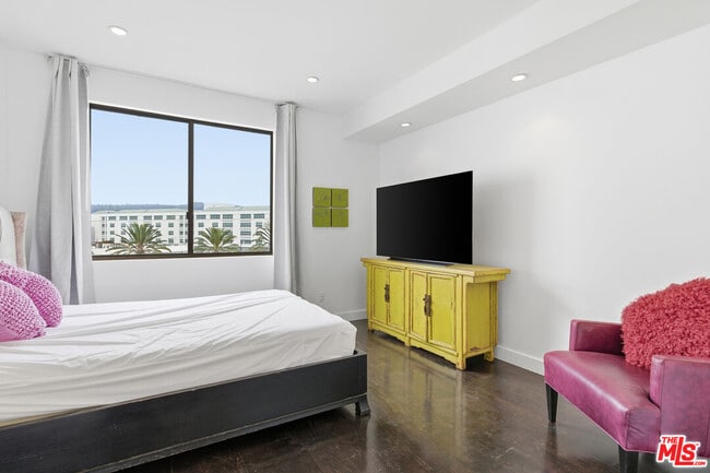 Building Photo - 121 Canon Dr