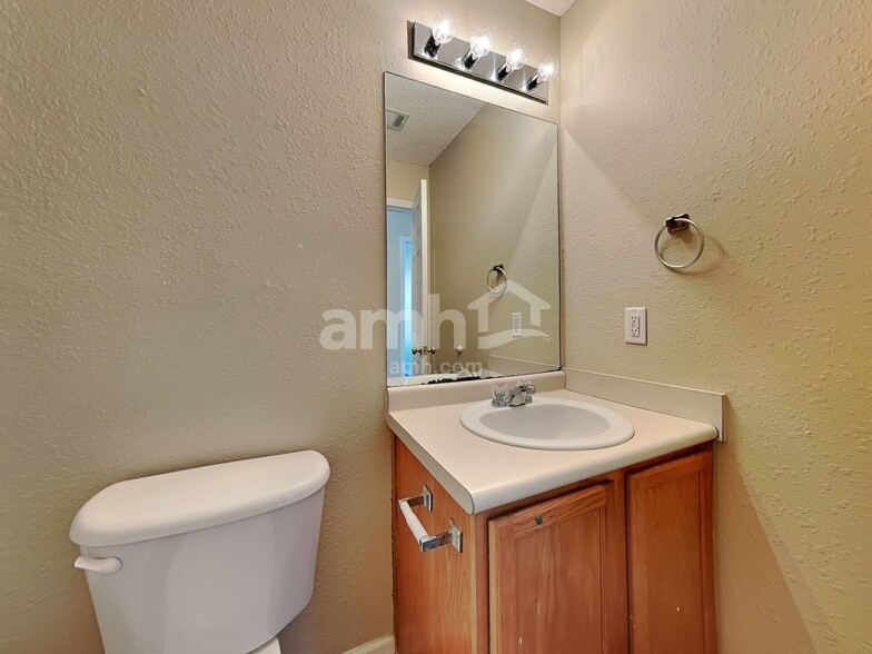 Building Photo - 64 Cordage Cir