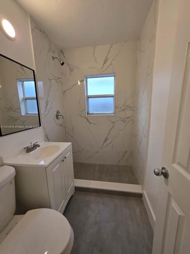 Building Photo - 1948 Fillmore St