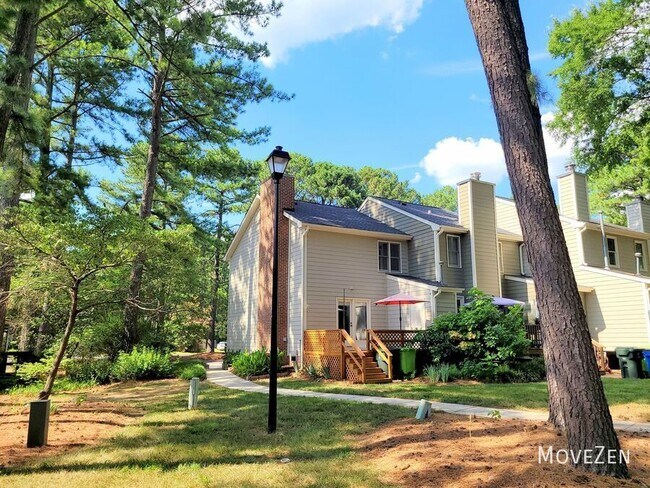 Building Photo - 5622 Darrow Dr