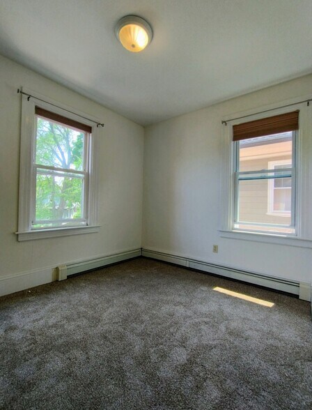 Building Photo - 151 Ivy St