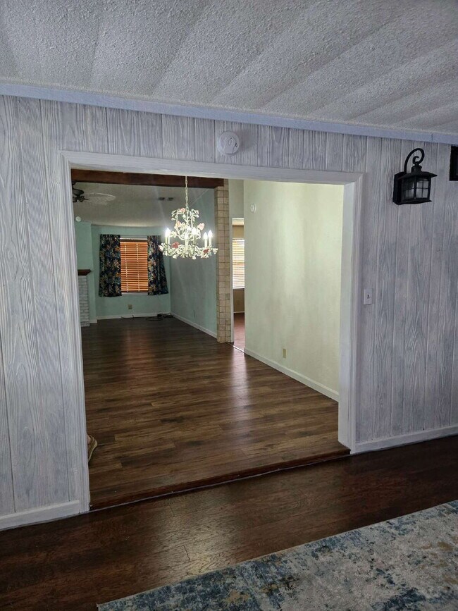 Building Photo - "Charming 3-Bed, 2-Bath Mobile Home Retrea...