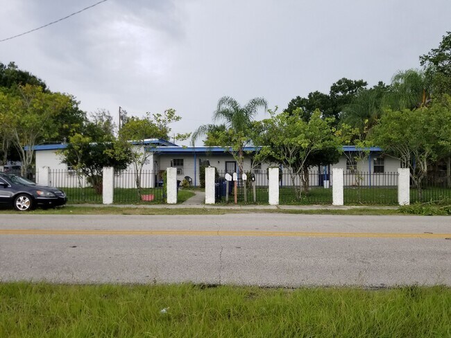 Building Photo - EO Douglas
