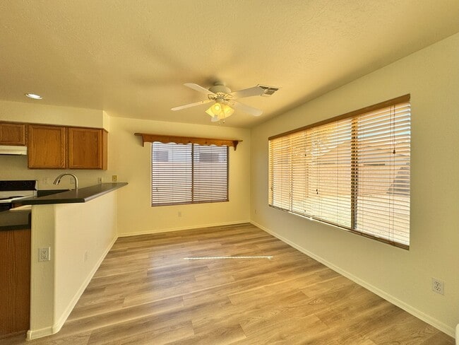 Building Photo - ASHLEY HEIGHTS 3 BEDROOM WITH HUGE BACKYARD