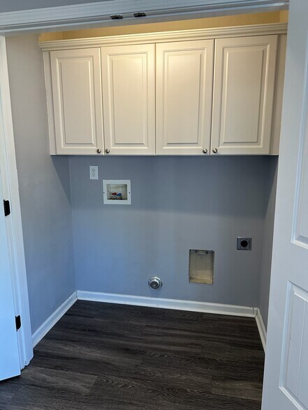 Building Photo - 2489 Ridgemont Dr
