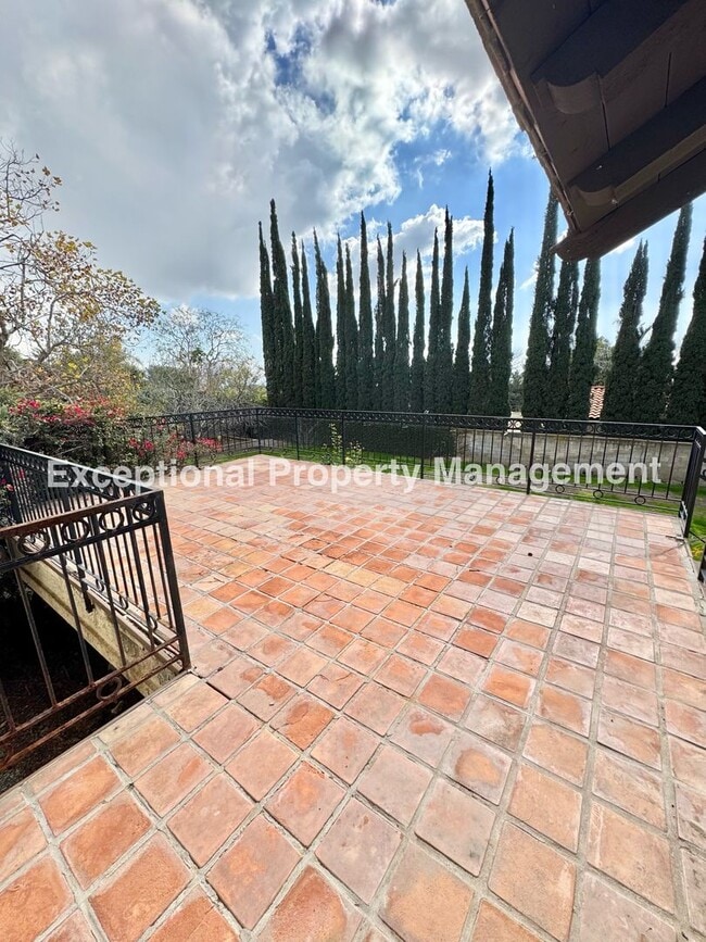 Building Photo - Great Deer Creek Estate