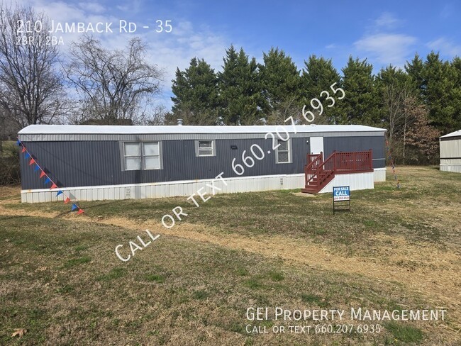 Building Photo - Beautifully renovated home!