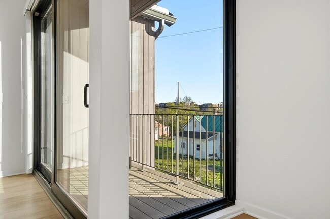 Building Photo - 33 N Blacksmith Ln