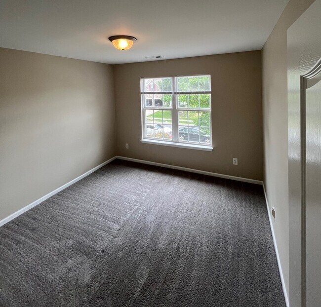 Building Photo - 15315 Edgewater Forest Ln