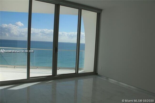 Building Photo - 16901 Collins Ave