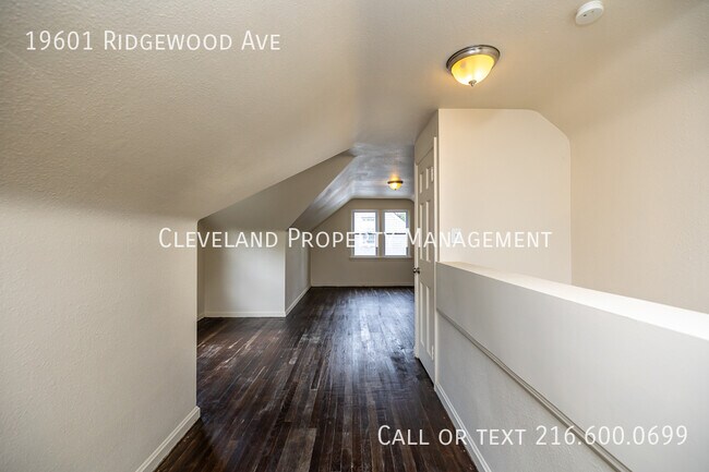 Building Photo - 19601 Ridgewood Ave