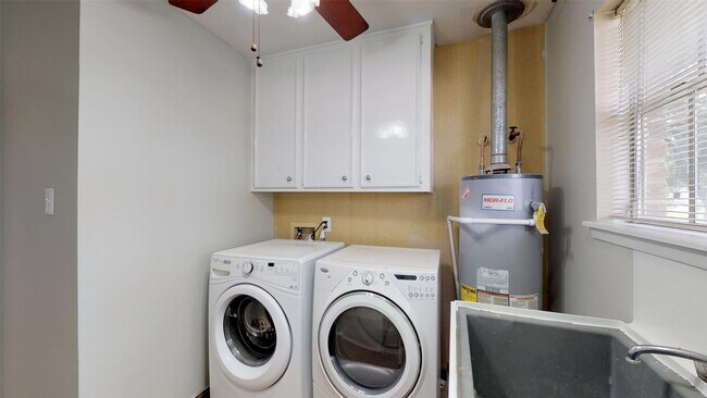 Building Photo - 24314 Spring Mill Ln