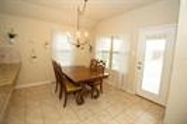 Building Photo - This adorable rental home holds all your favorite features for modern living in the up-and-coming...