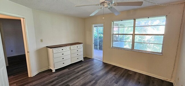 Building Photo - Riverfront Community with Resort Ammenities. 2/2 second Floor.