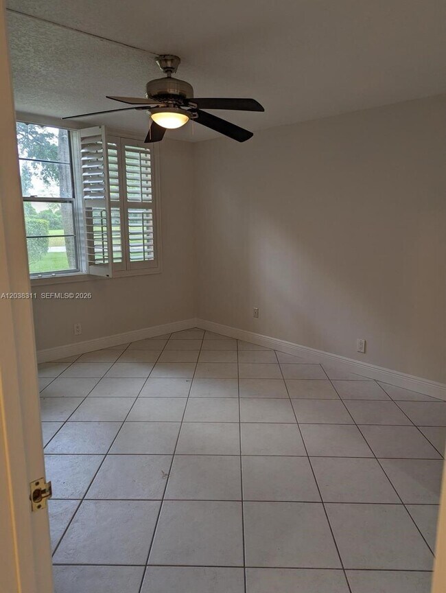 Building Photo - 9460 Tangerine Pl