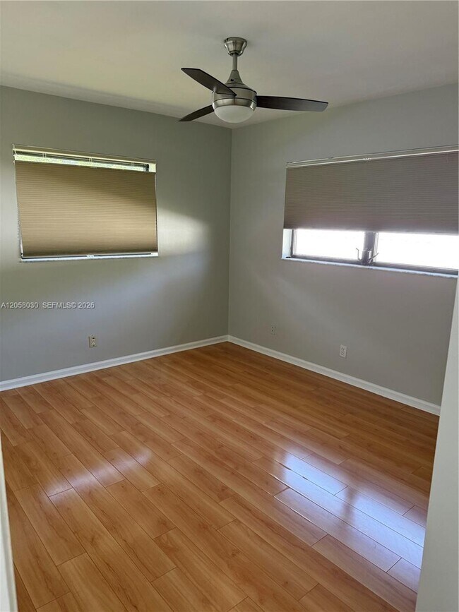 Building Photo - 1560 NW 12th Way