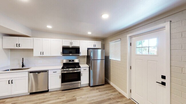Building Photo - Herradura Villas-1020 (A&amp;B)