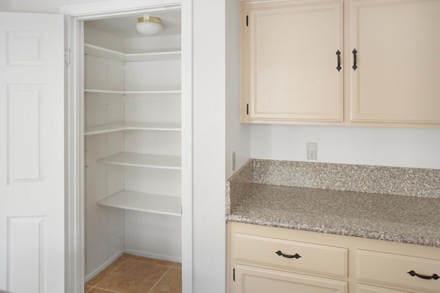 Building Photo - 1512 Siberian Ct