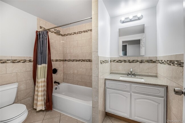 Building Photo - 1837 Wallace Ave